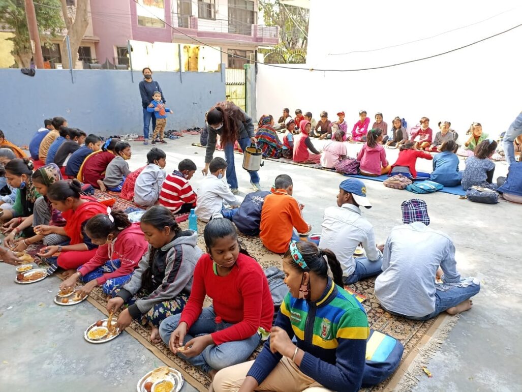 How To Donate Food To Poor?