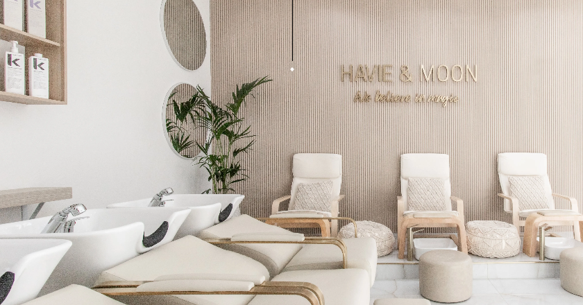 #1 Ladies Nail Art Service In Dubai