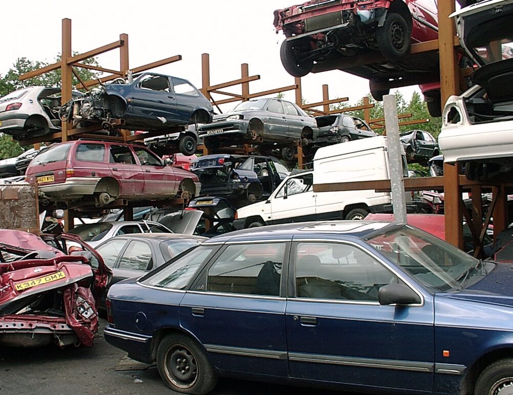 DIY vs. Professional Car Removal: Pros and Cons