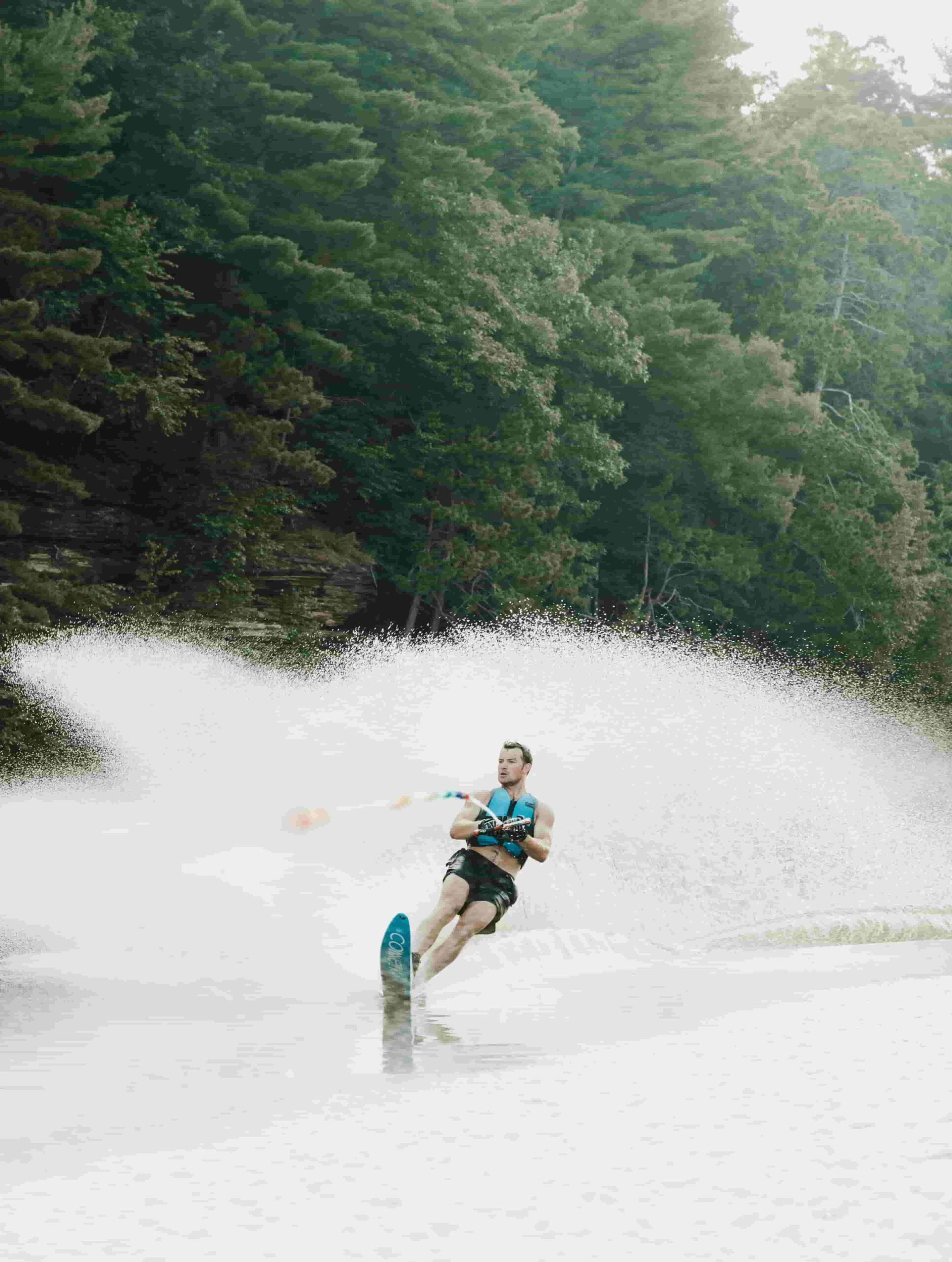 The Thrill of the Spray: Unraveling the Rules of Waterskiing